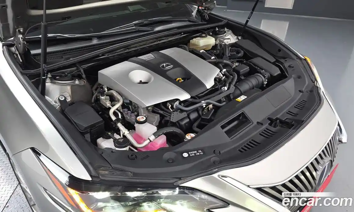 Lexus ES 2021 2.5 Автомат в Москве № 214660, фото 1