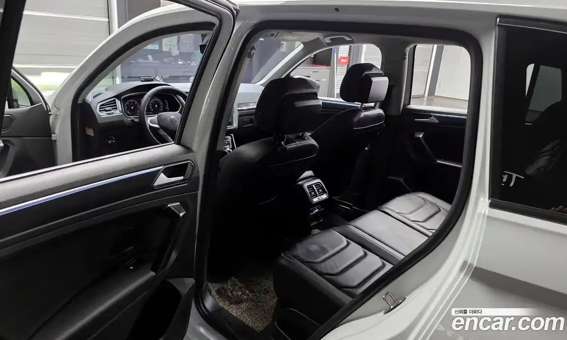 Volkswagen Tiguan 2022 2.0 Автомат в Москве № 214959, фото 15