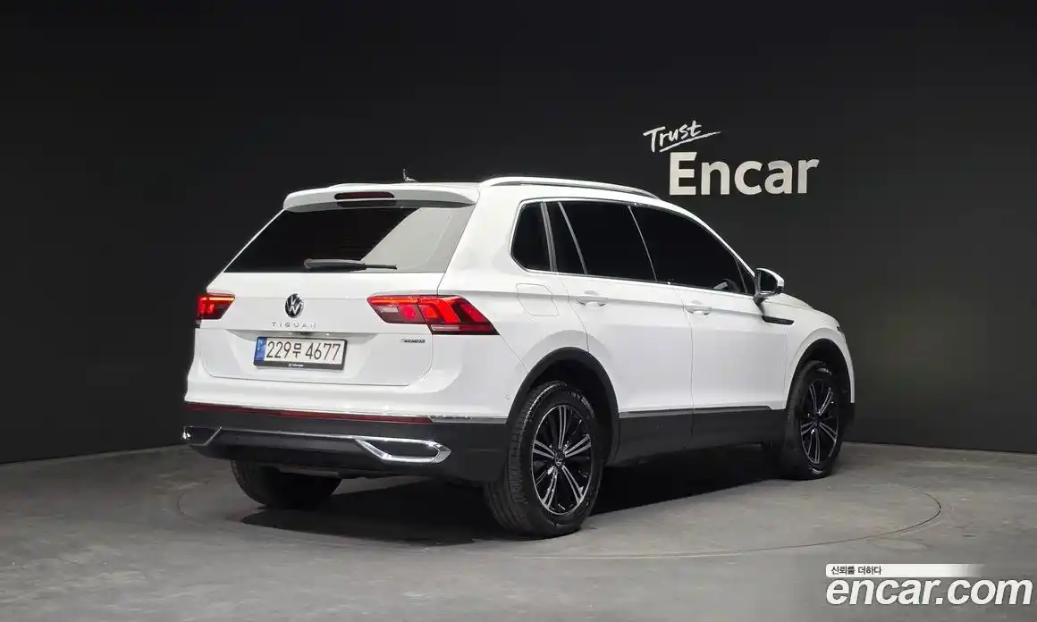 Volkswagen Tiguan 2022 2.0 Автомат в Москве № 214959, фото 5