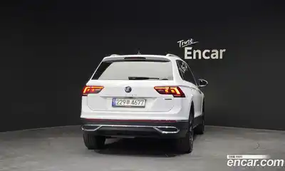 Volkswagen Tiguan 2022 2.0 Автомат в Москве № 214959, миниатюра 9