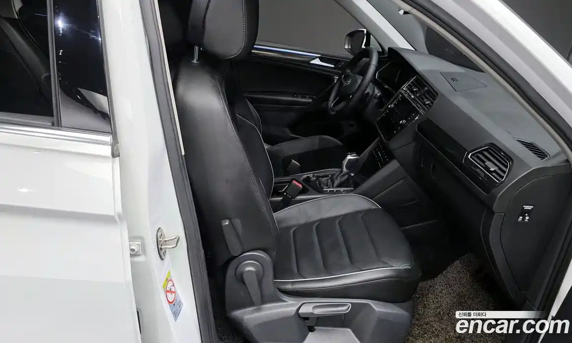 Volkswagen Tiguan 2022 2.0 Автомат в Москве № 214959, фото 10