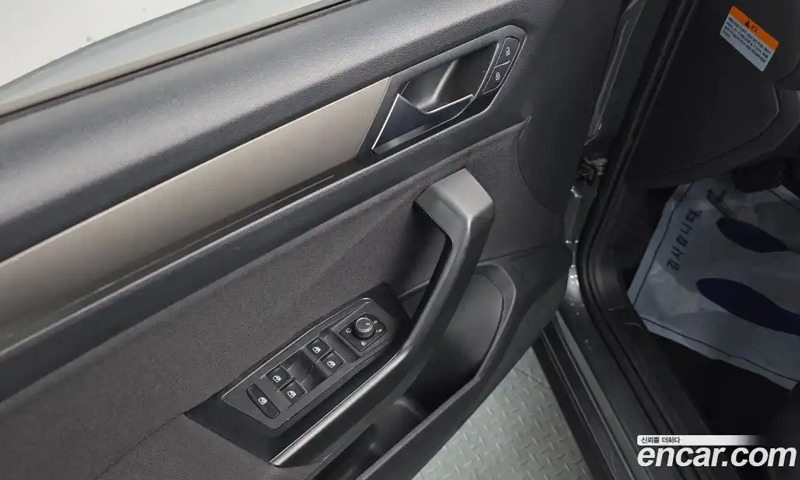 Volkswagen T-Roc 2021 2.0 Автомат в Москве № 215061, фото 14