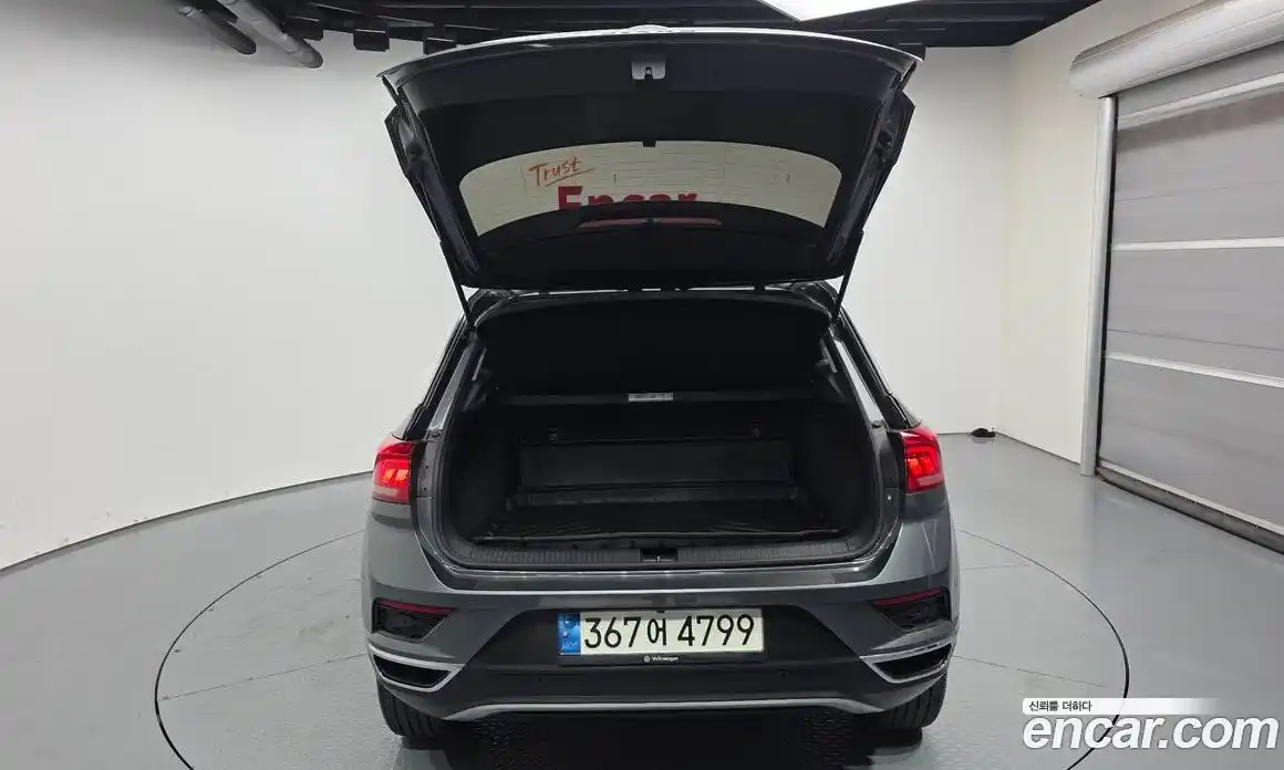 Volkswagen T-Roc 2021 2.0 Автомат в Москве № 215061, фото 15