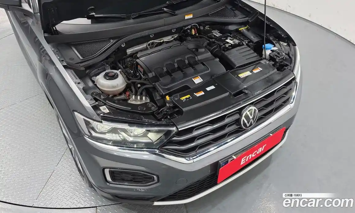 Volkswagen T-Roc 2021 2.0 Автомат в Москве № 215061, фото 17