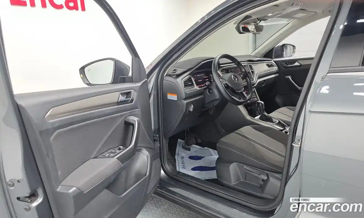 Volkswagen T-Roc 2021 2.0 Автомат в Москве № 215061, фото 5