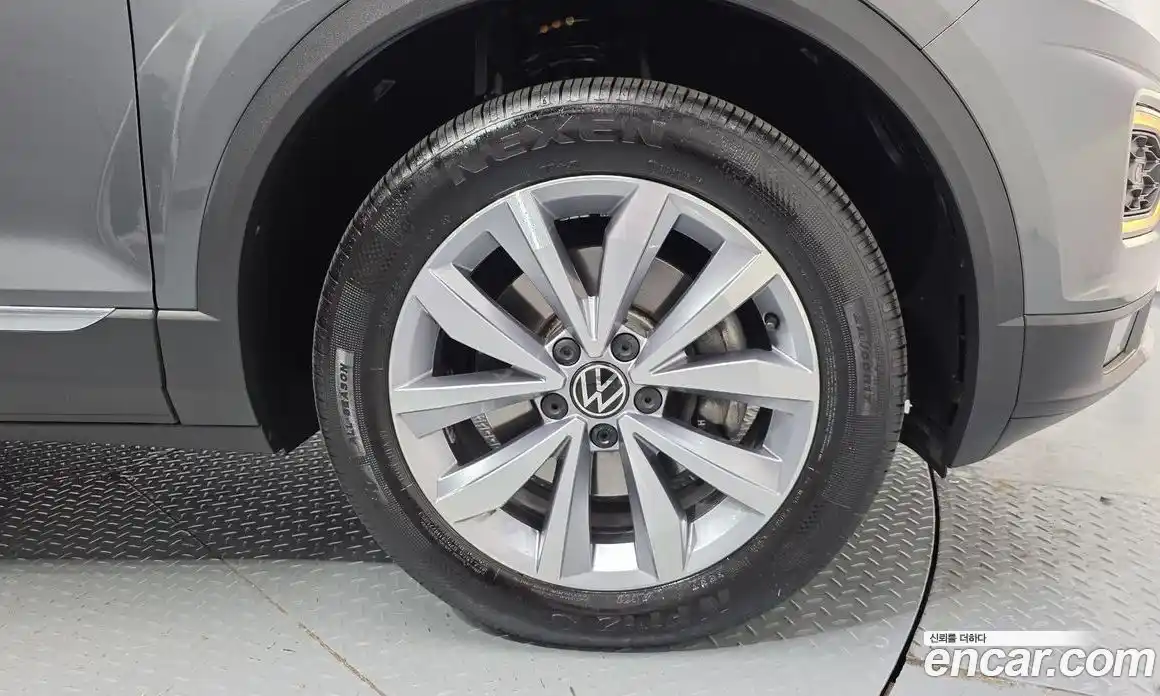 Volkswagen T-Roc 2021 2.0 Автомат в Москве № 215061, фото 6