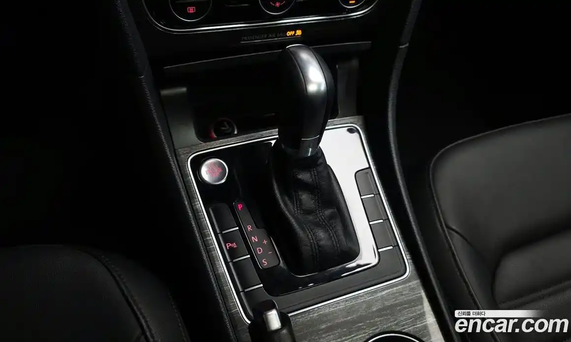 Volkswagen Passat 2018 2.0 Автомат в Москве № 215209, фото 1