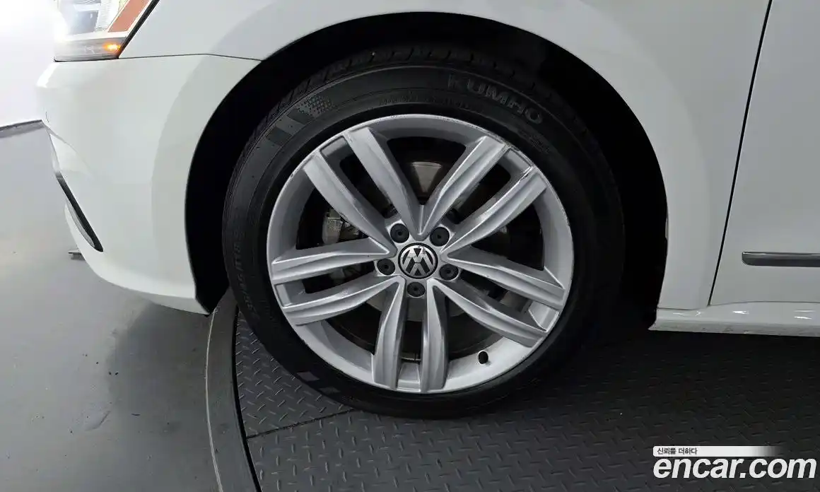 Volkswagen Passat 2018 2.0 Автомат в Москве № 215209, фото 20