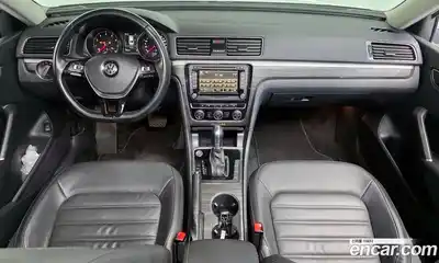 Volkswagen Passat 2018 2.0 Автомат в Москве № 215209, миниатюра 3