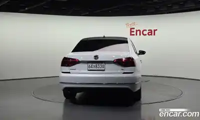 Volkswagen Passat 2018 2.0 Автомат в Москве № 215209, миниатюра 10