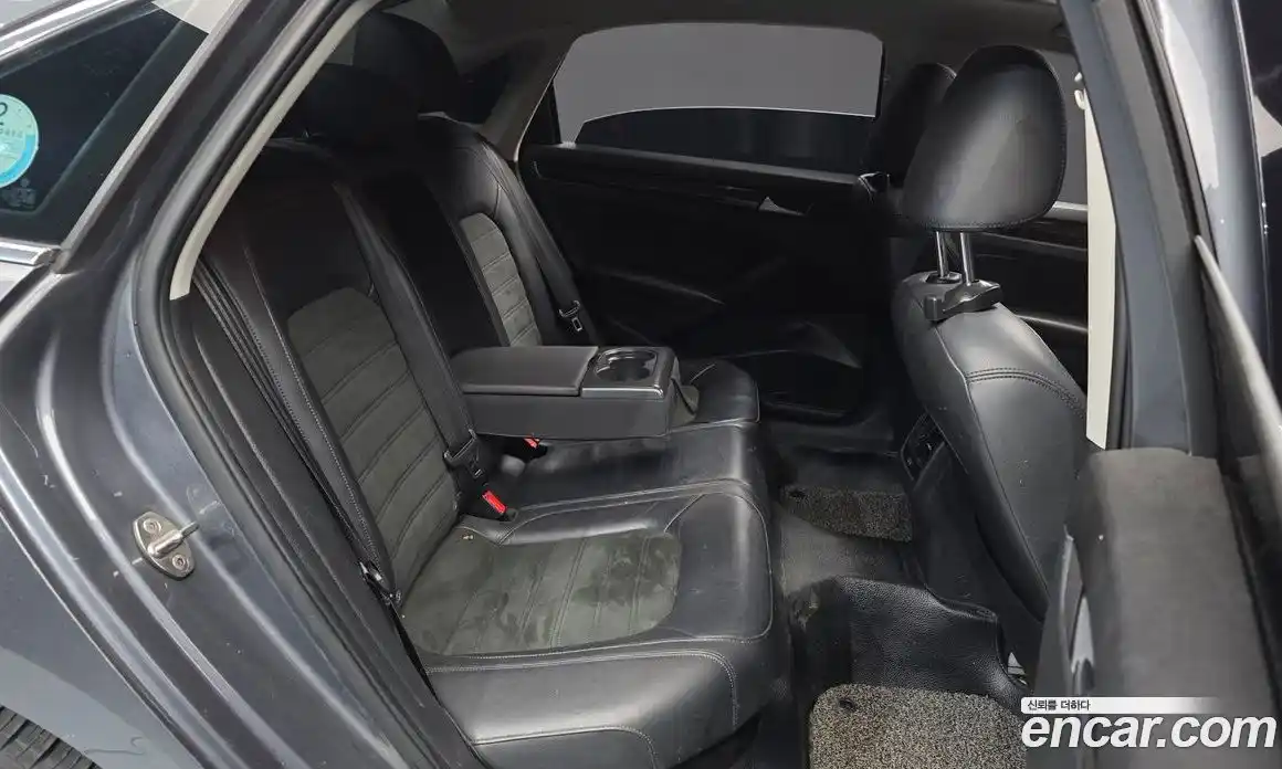 Volkswagen Passat 2015 2.0 Автомат в Москве № 215346, фото 12