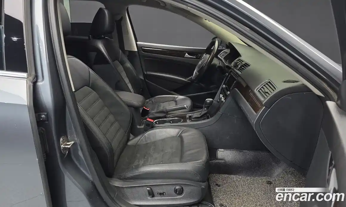 Volkswagen Passat 2015 2.0 Автомат в Москве № 215346, фото 15