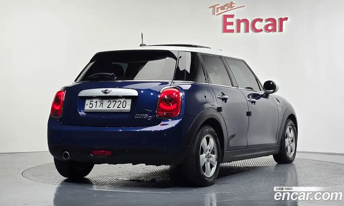 Mini Cooper 2015 1.5 Автомат в Москве № 223107, фото 13