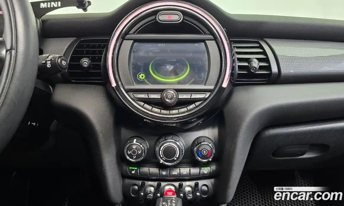 Mini Cooper 2015 1.5 Автомат в Москве № 223107, фото 15