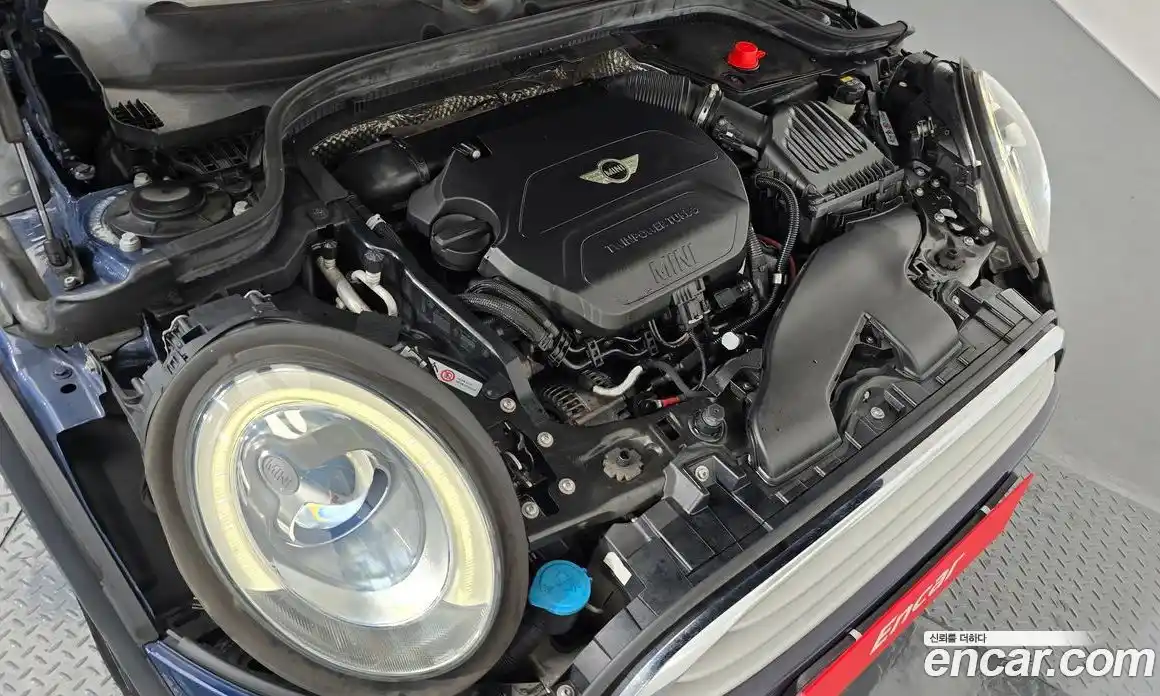 Mini Cooper 2015 1.5 Автомат в Москве № 223107, фото 19