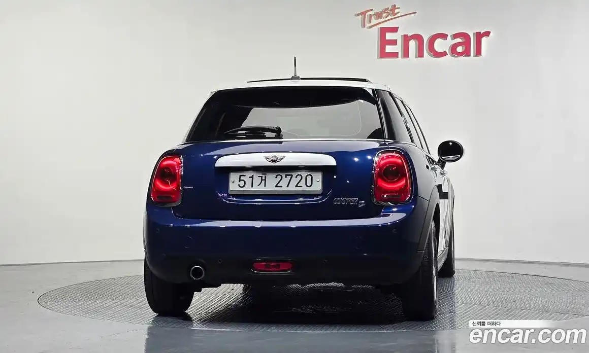 Mini Cooper 2015 1.5 Автомат в Москве № 223107, фото 9