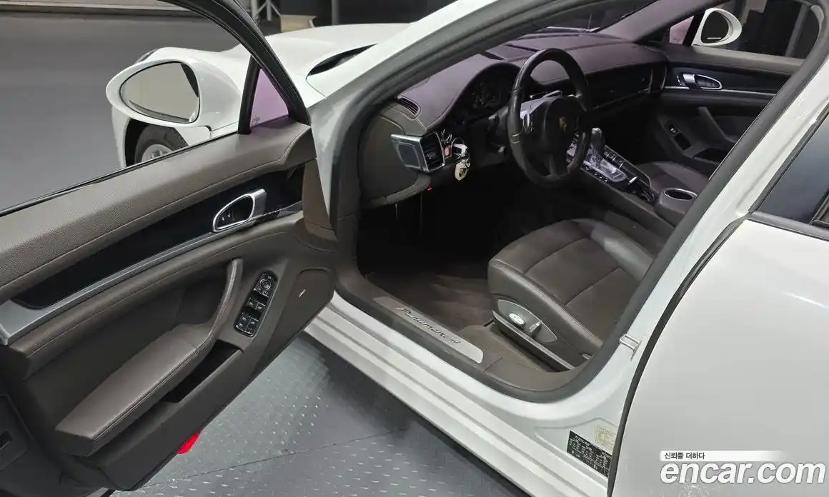 Porsche Panamera 2015 3.6 Автомат в Москве № 225726, фото 11