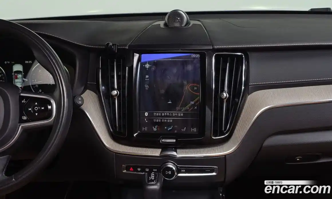 Volvo XC60 2018 2.0 Автомат в Москве № 230608, фото 14