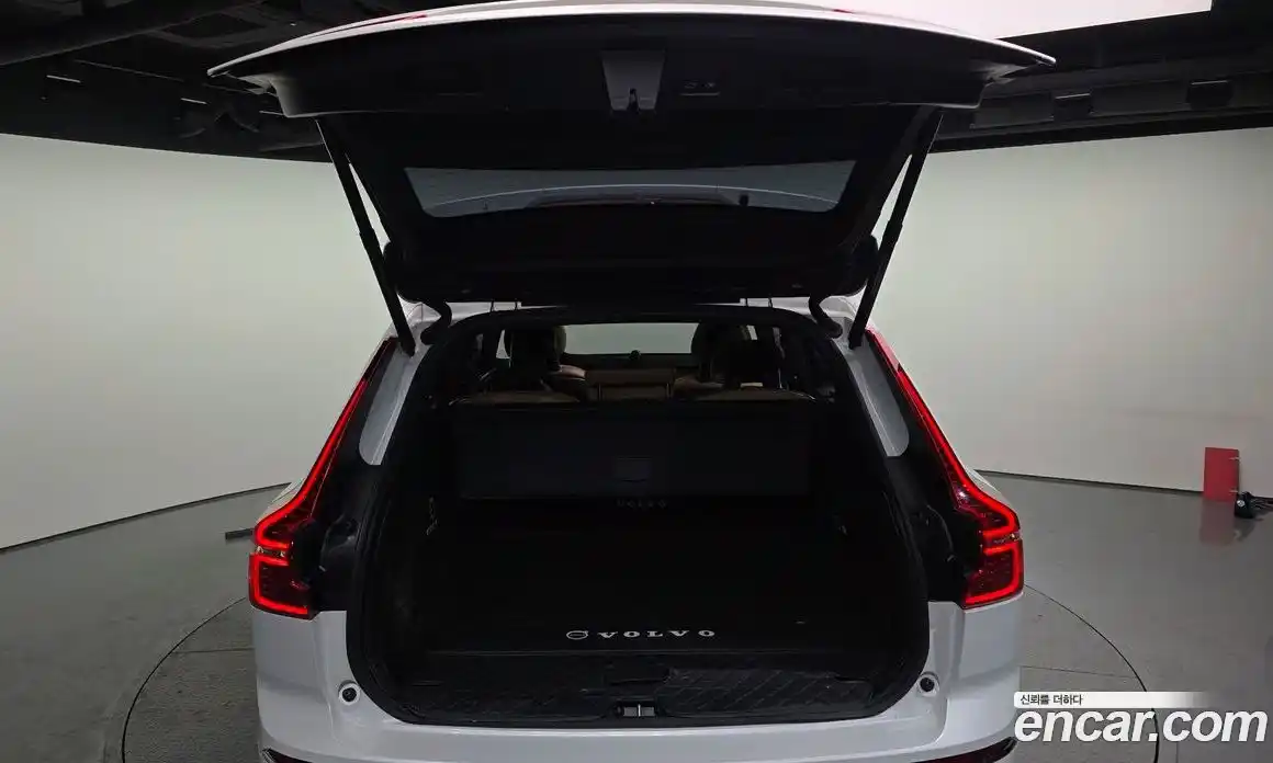 Volvo XC60 2018 2.0 Автомат в Москве № 230608, фото 15