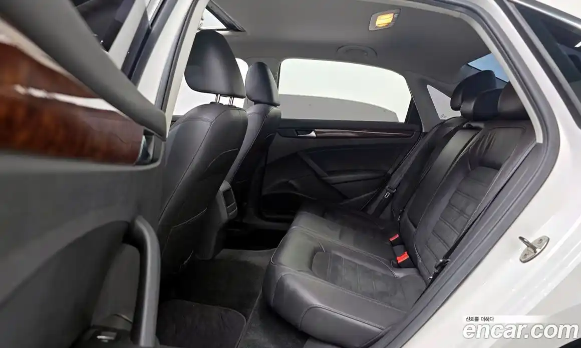 Volkswagen Passat 2012 2.0 Автомат в Москве № 232082, фото 13