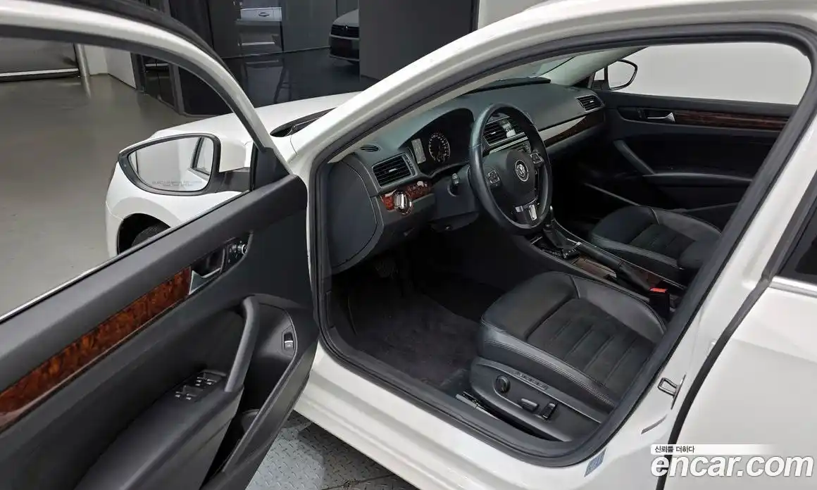 Volkswagen Passat 2012 2.0 Автомат в Москве № 232082, фото 10