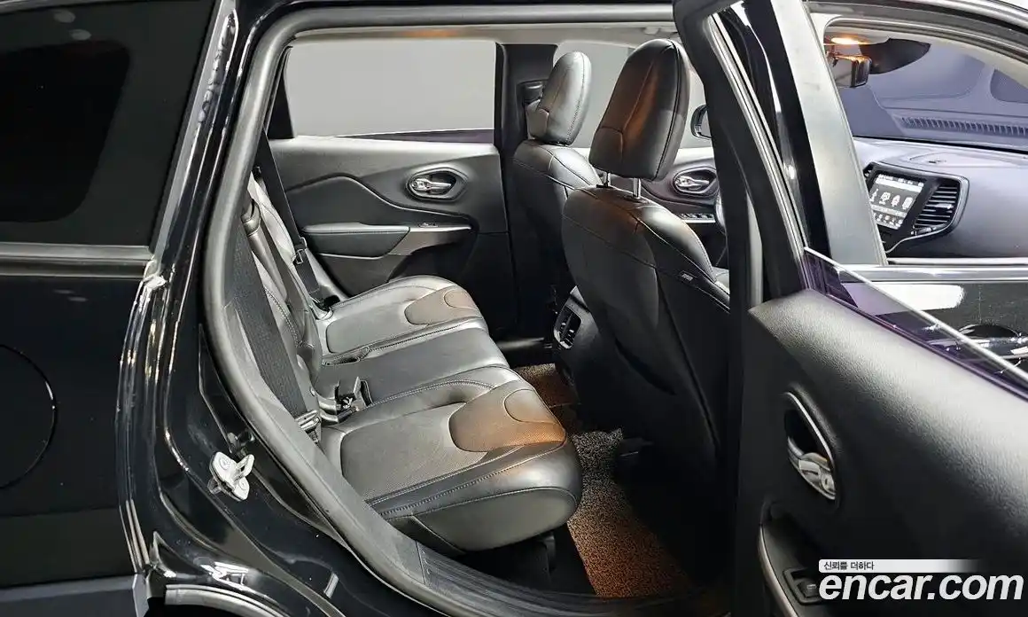 Jeep Cherokee 2019 2.4 Автомат в Москве № 232650, фото 19