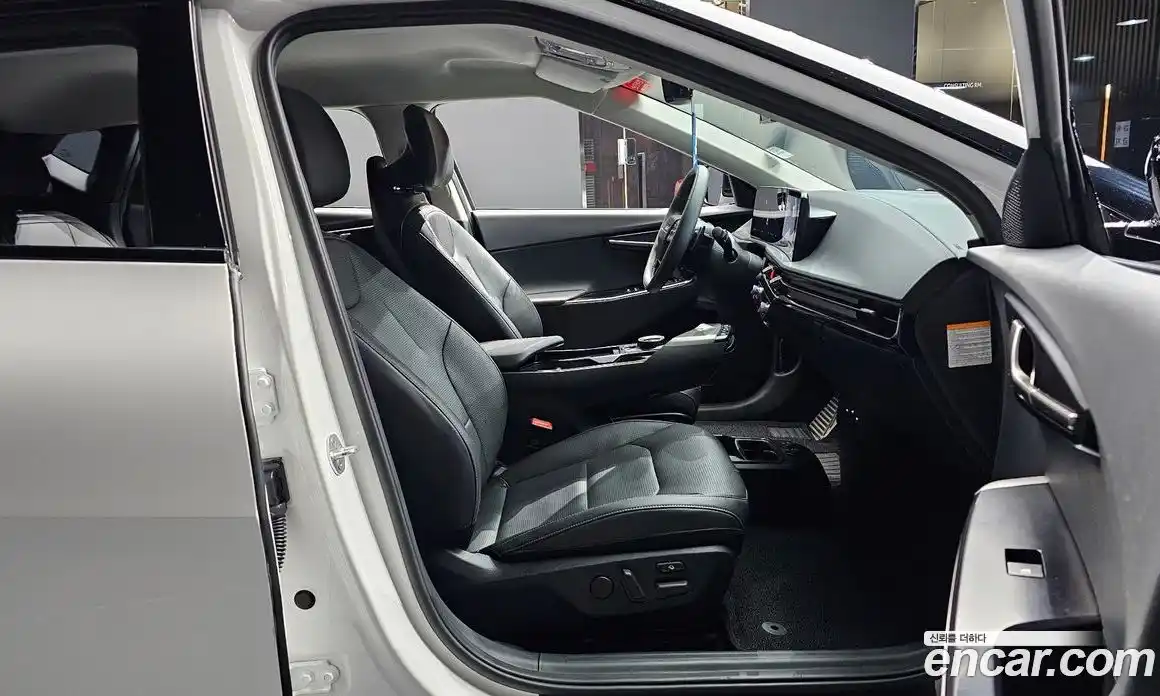 Kia EV6 2025 0.1 Автомат в Москве № 249382, фото 17