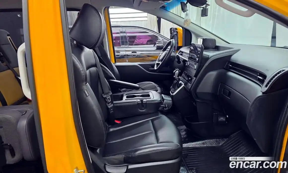 Hyundai Staria 2023 3.5 Автомат в Москве № 267277, фото 11