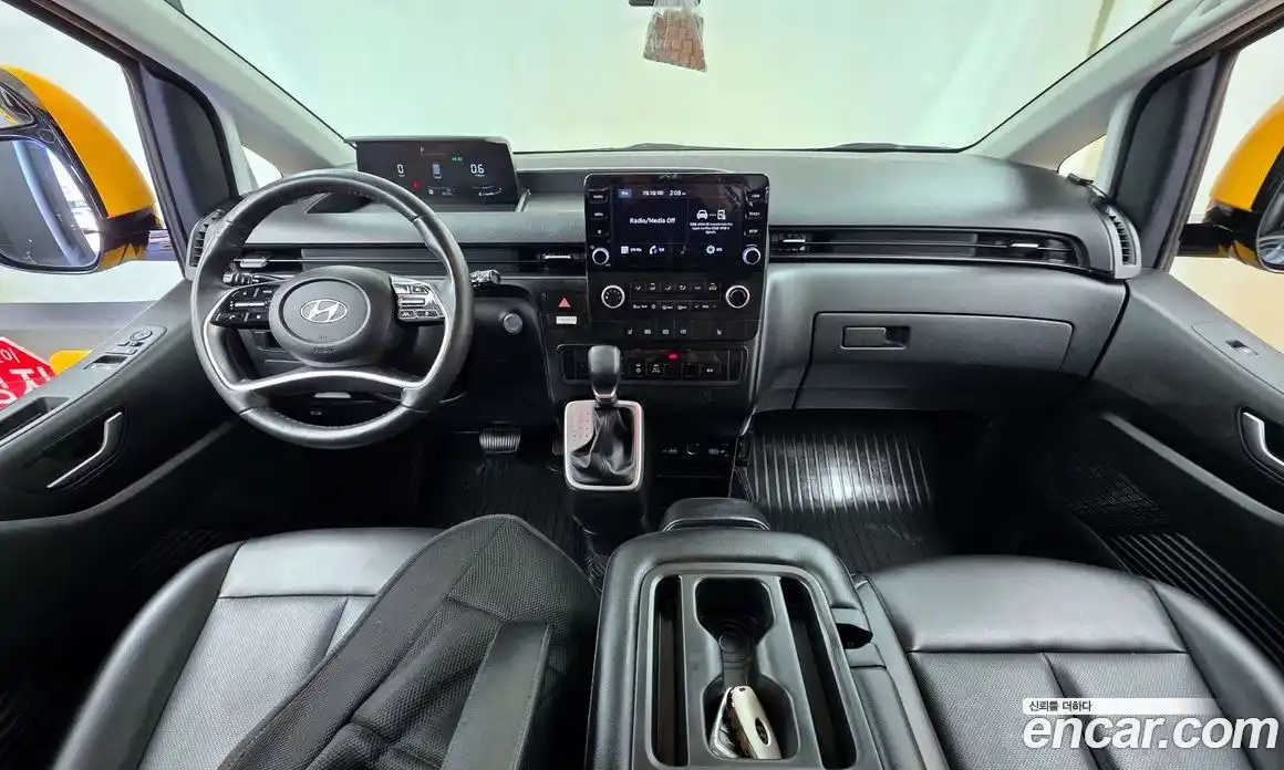 Hyundai Staria 2023 3.5 Автомат в Москве № 267277, фото 15