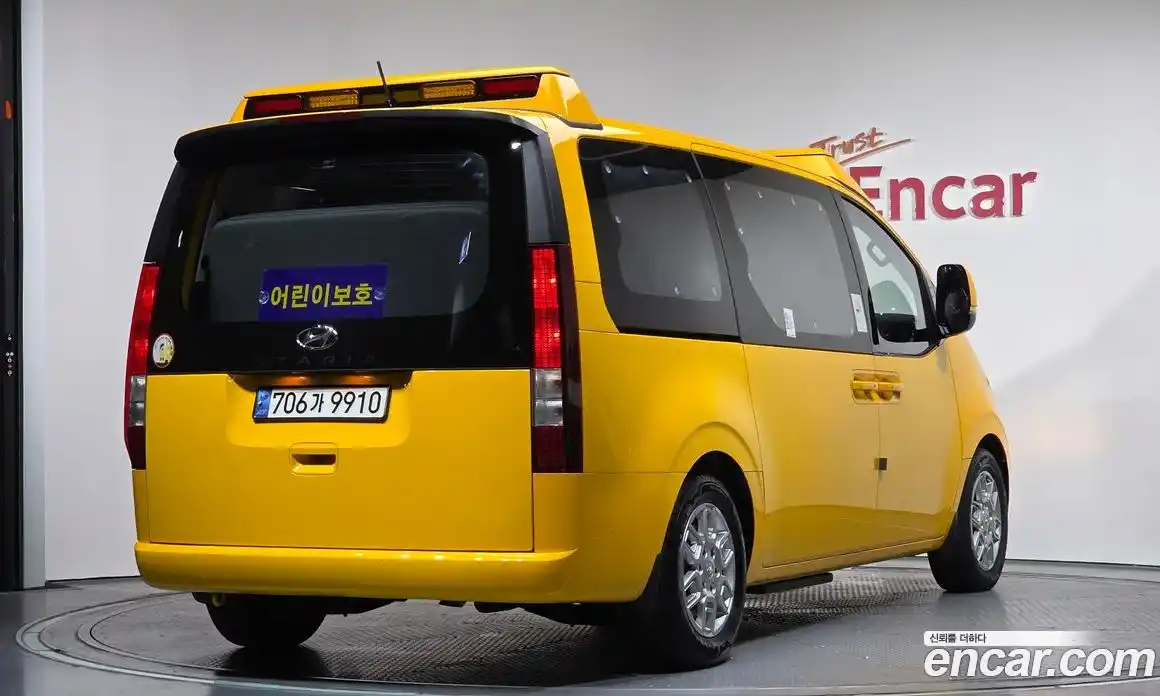 Hyundai Staria 2023 3.5 Автомат в Москве № 267277, фото 5