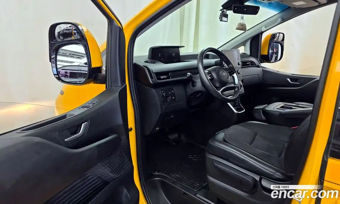 Hyundai Staria 2023 3.5 Автомат в Москве № 267277, фото 10