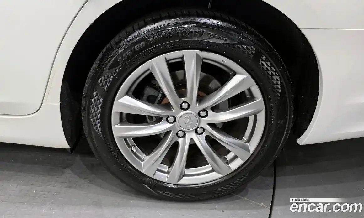 Infiniti Q70 2018 3.7 Автомат в Москве № 268081, фото 11