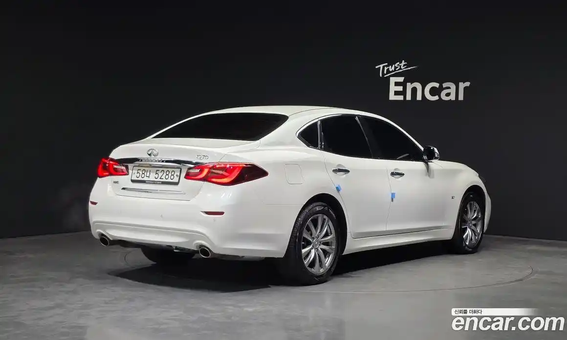 Infiniti Q70 2018 3.7 Автомат в Москве № 268081, фото 18