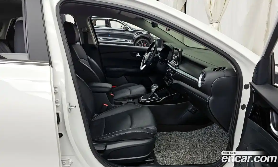 Kia K3 2022 1.6 Автомат в Москве № 288135, фото 1