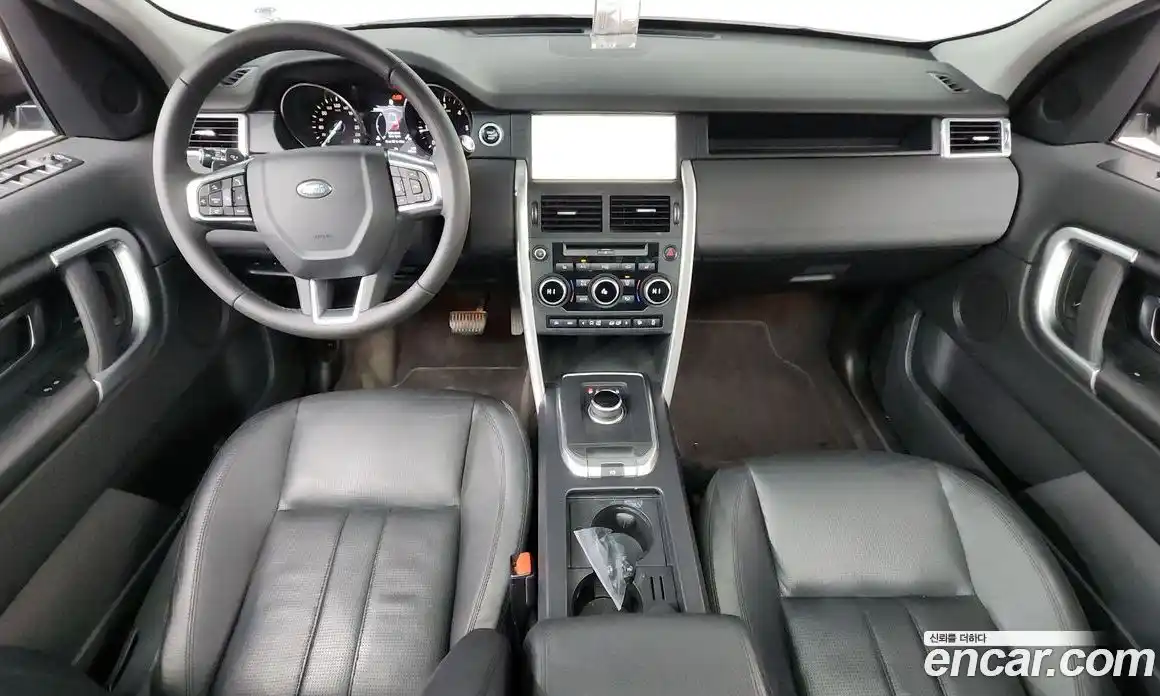 Land Rover Discovery Sport 2017 2.0 Автомат в Москве № 315664, фото 4