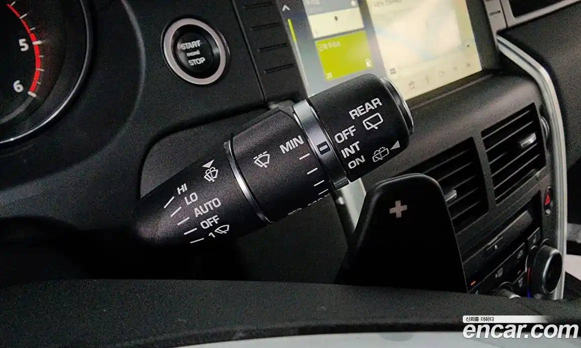 Land Rover Discovery Sport 2017 2.0 Автомат в Москве № 315664, фото 9