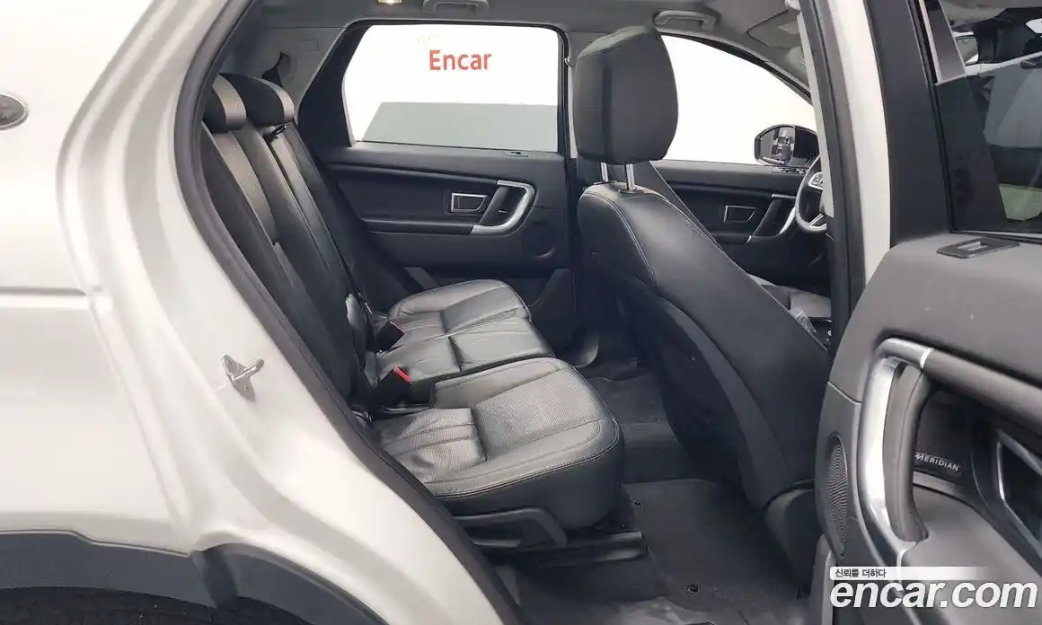 Land Rover Discovery Sport 2017 2.0 Автомат в Москве № 315664, фото 10