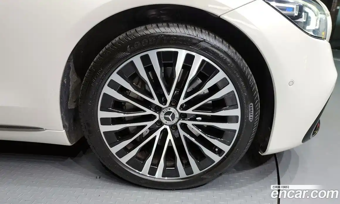 Mercedes-Benz S-Class 2023 3.0 Автомат в Москве № 338099, фото 3