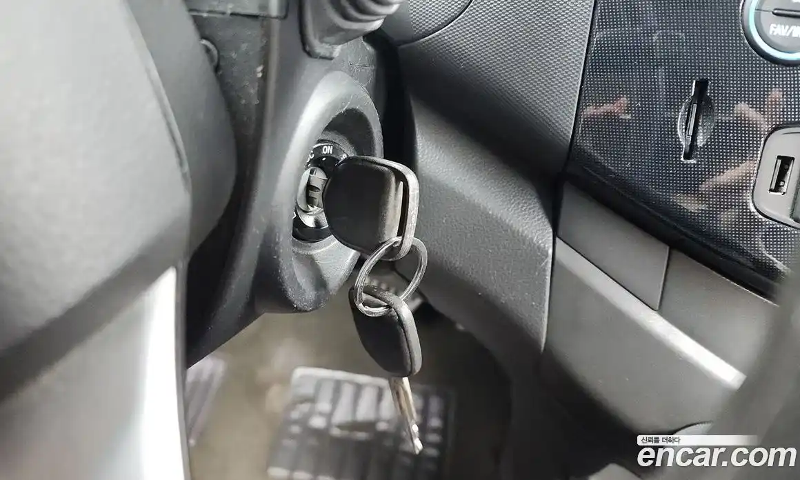 Chevrolet Spark 2012 1.0 Механическая в Москве № 40654, фото 6