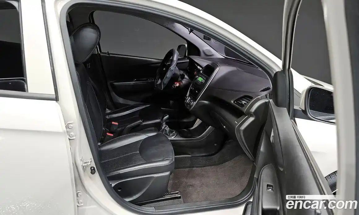 Chevrolet Spark 2017 1.0 Робот в Москве № 41475, фото 5