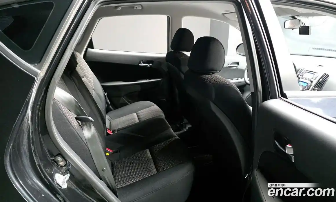 Hyundai i30 2008 1.6 Автомат в Москве № 45751, фото 11