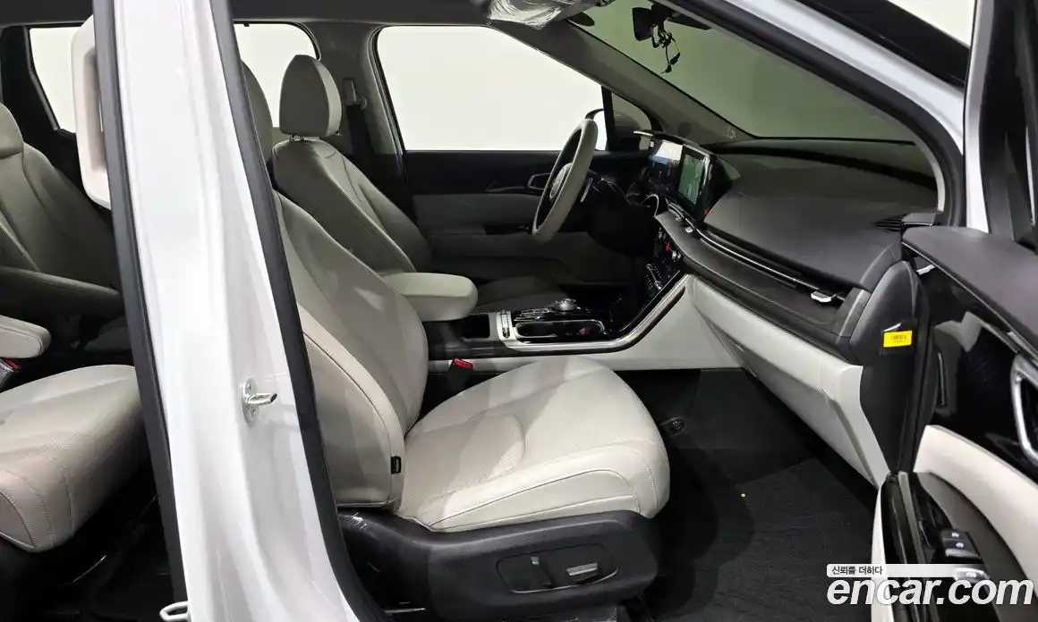 Kia Canival 2023 3.5 Автомат в Москве № 52471, фото 11