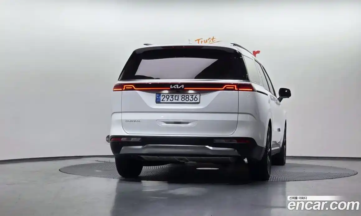 Kia Canival 2023 3.5 Автомат в Москве № 52471, фото 14