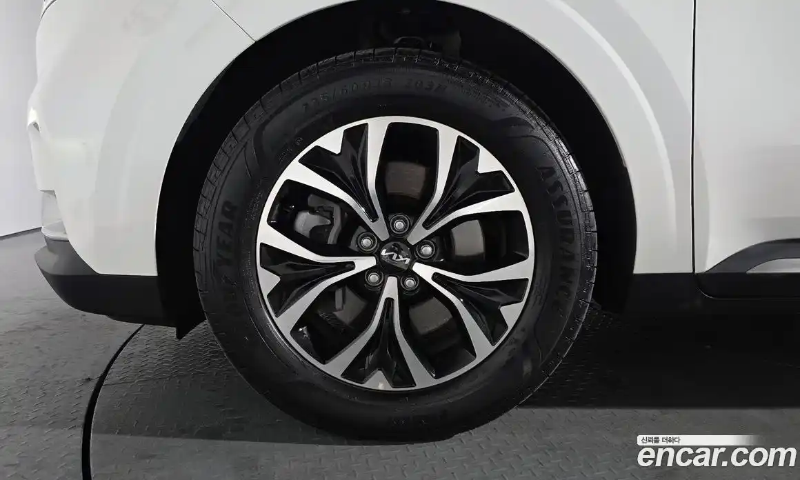 Kia Canival 2023 3.5 Автомат в Москве № 52535, фото 12