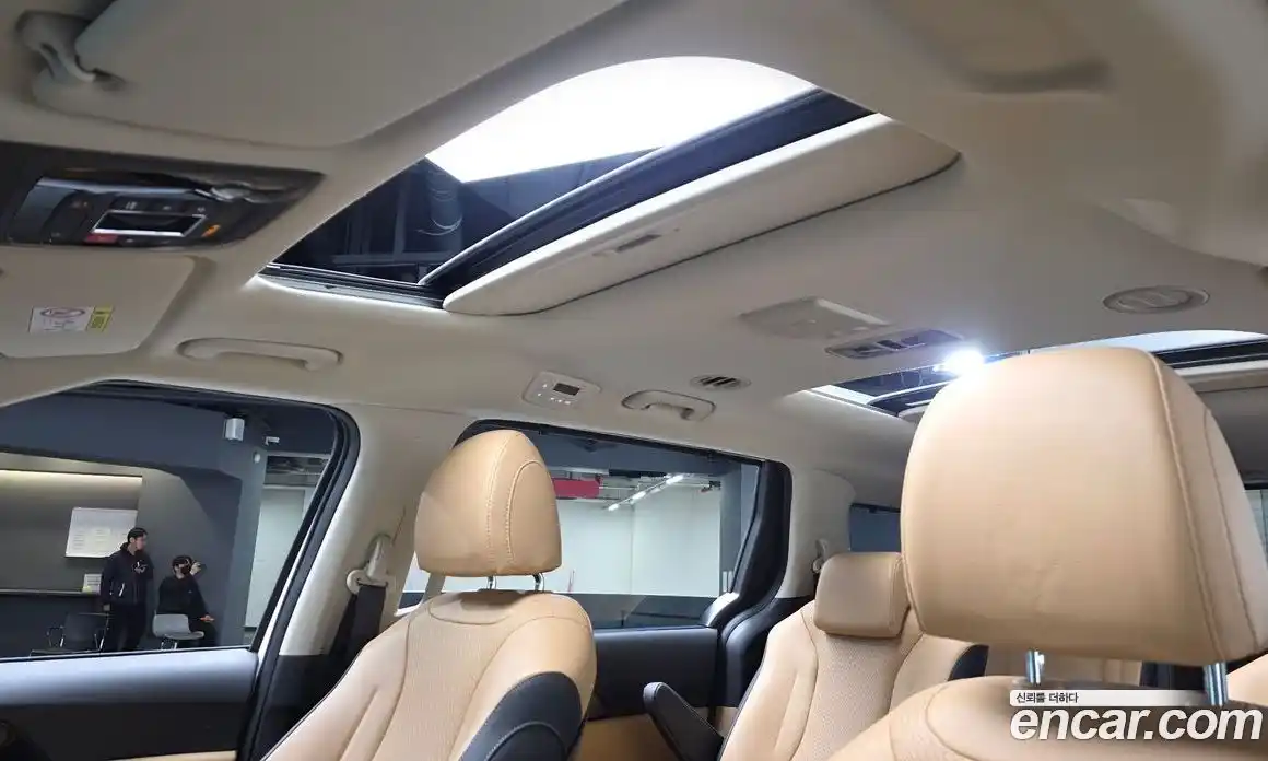 Kia Canival 2023 3.5 Автомат в Москве № 52535, фото 13