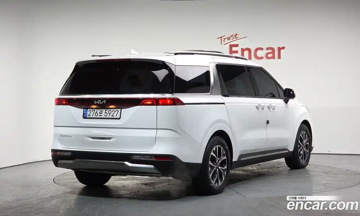 Kia Canival 2023 3.5 Автомат в Москве № 52535, фото 15