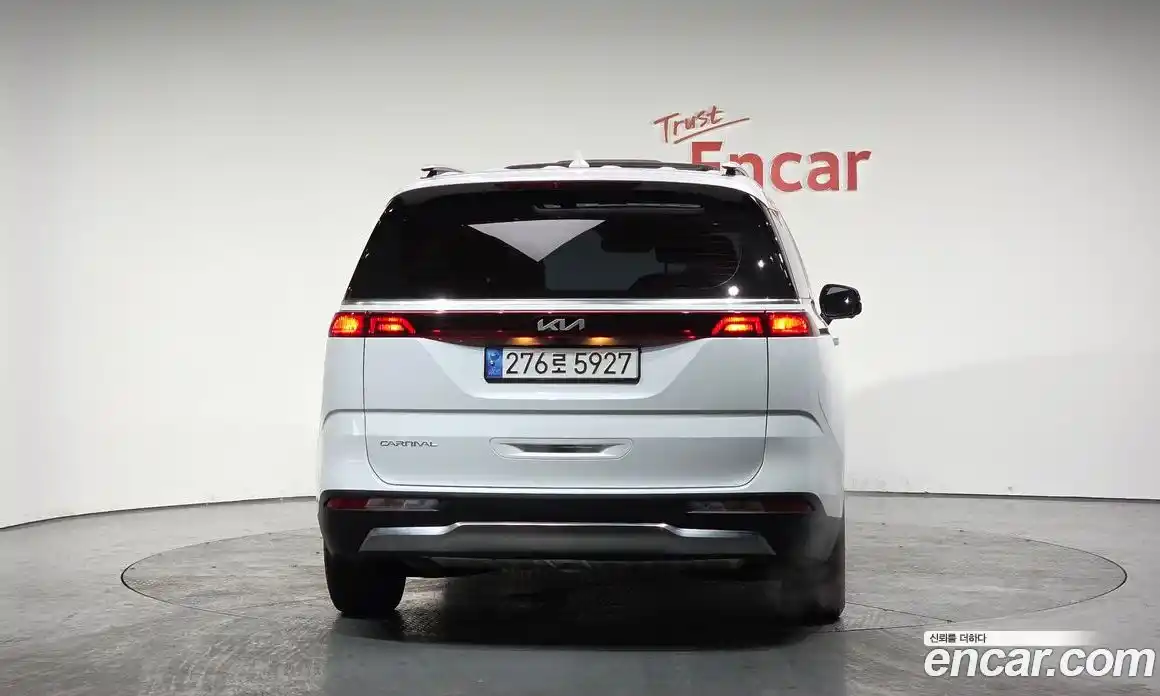 Kia Canival 2023 3.5 Автомат в Москве № 52535, фото 16