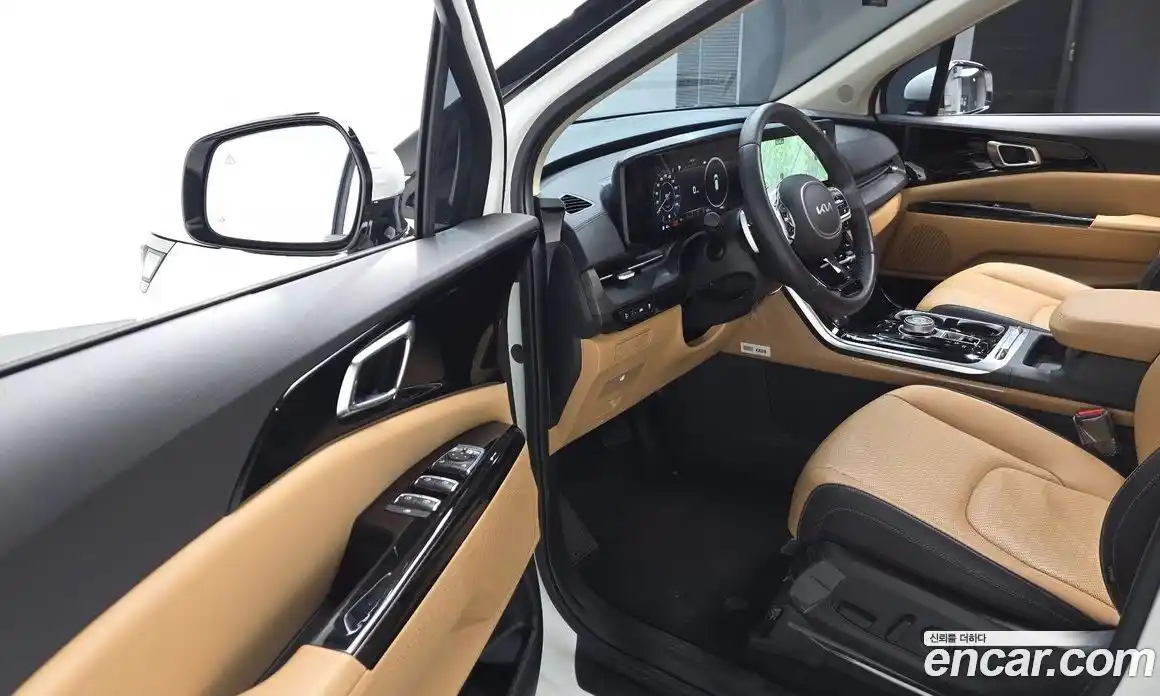 Kia Canival 2023 3.5 Автомат в Москве № 52535, фото 17