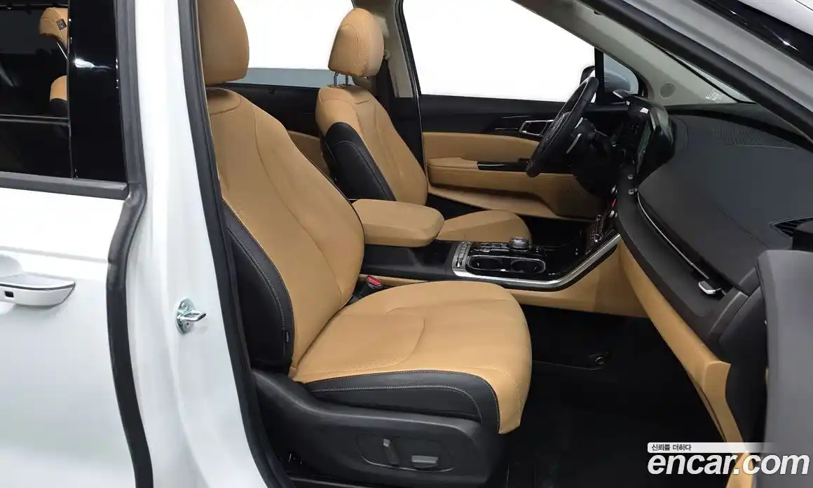 Kia Canival 2023 3.5 Автомат в Москве № 52535, фото 19