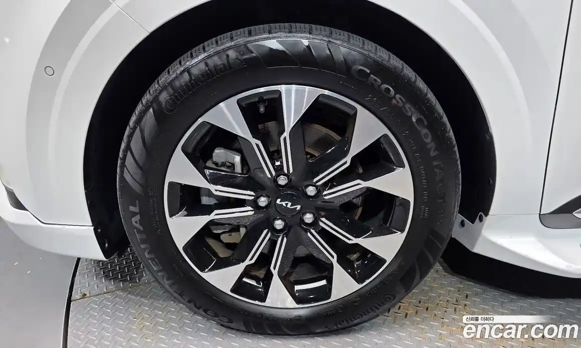 Kia Canival 2022 3.5 Автомат в Москве № 56318, фото 2